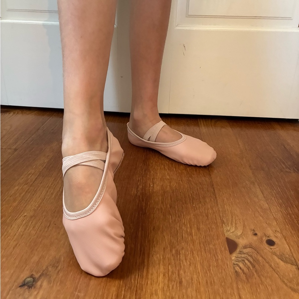 Girl's classic Pink Ballet Flats - Picture 1 of 5